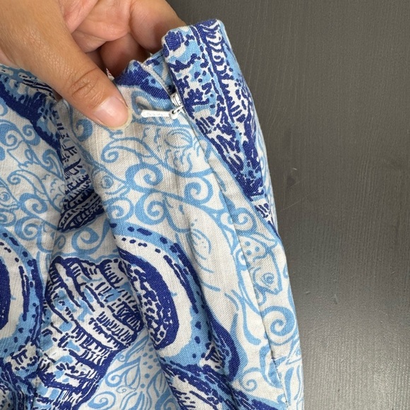 Lilly Pulitzer Resort Fit Pants Size 8 Stuffed Shells Print Cropped Blue - Picture 5 of 7